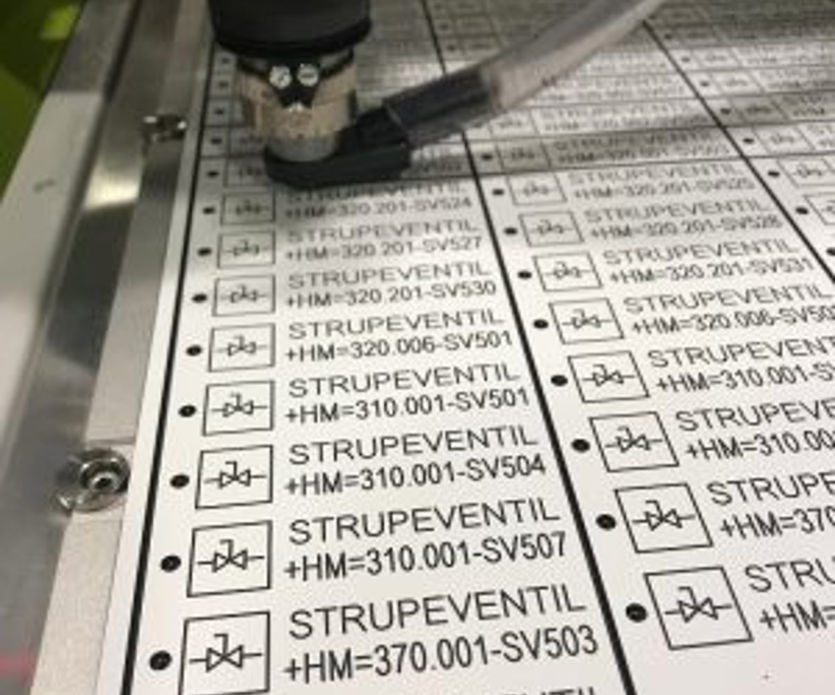 2graveringsmaskinredigert-300x300.jpg (1)